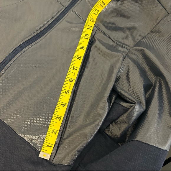 Under Armour Cold Gear Fitted Jacket - Picture 7 of 16